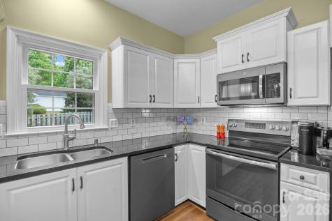 200 Windsor Forest Circle Fletcher NC 28732