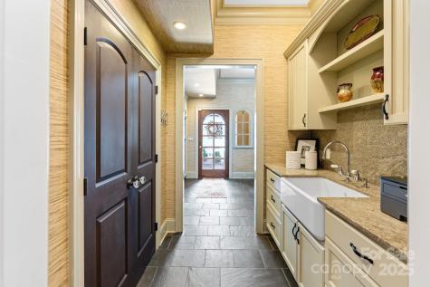 8534 Highgrove Street Charlotte NC 28277