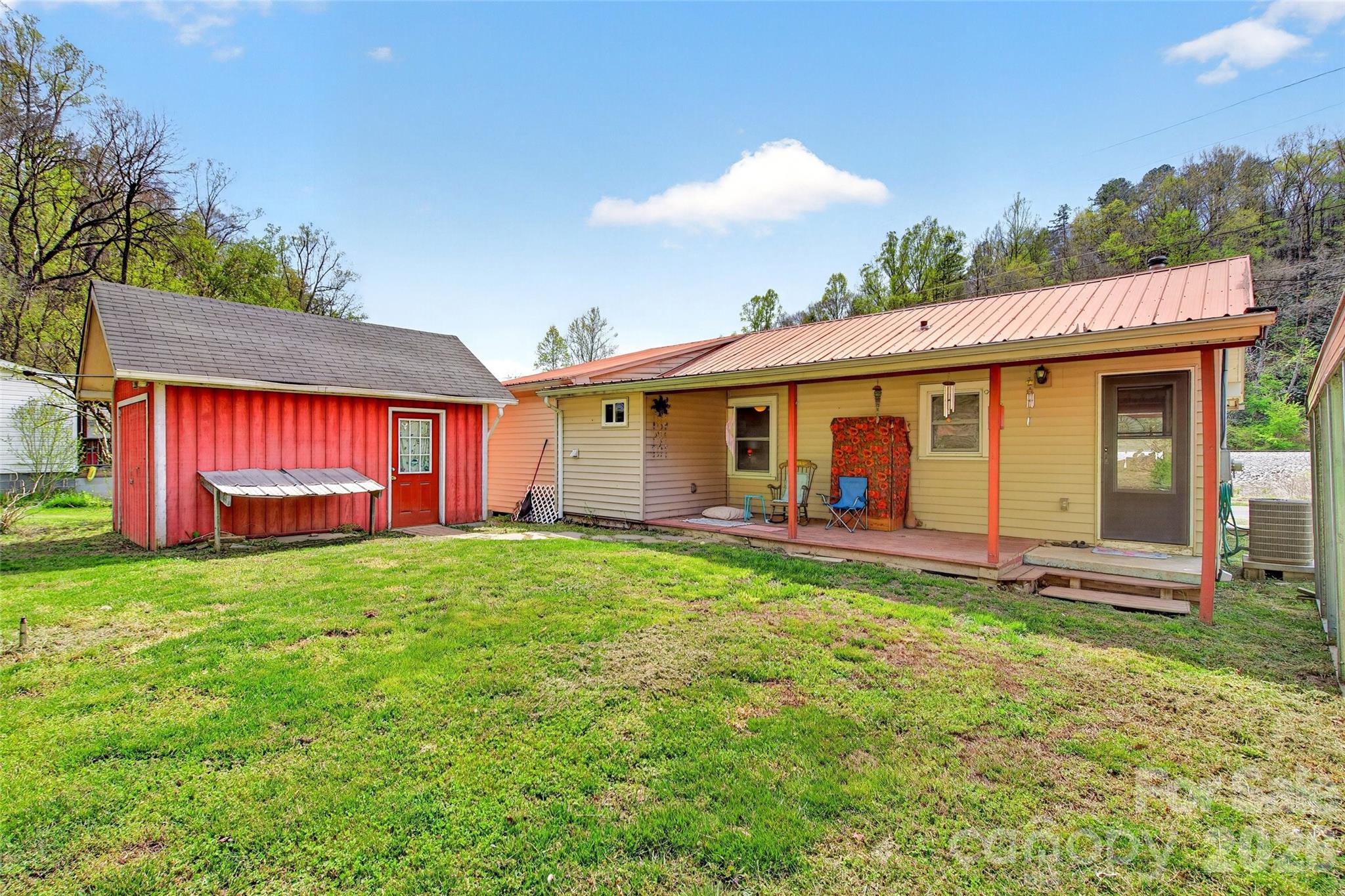 522 Old Us 70 Highway W Old Fort NC 28762
