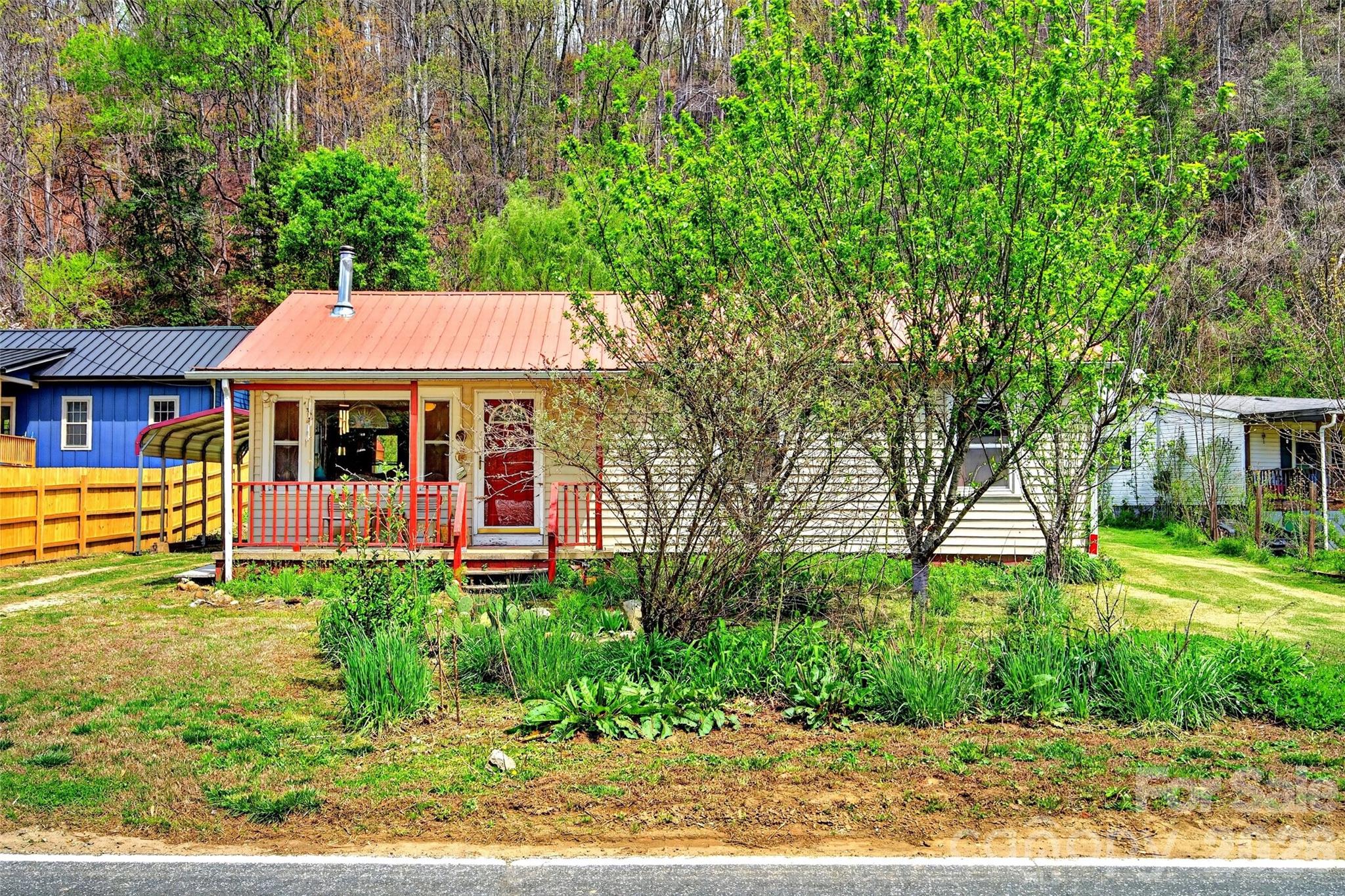 522 Old Us 70 Highway W Old Fort NC 28762
