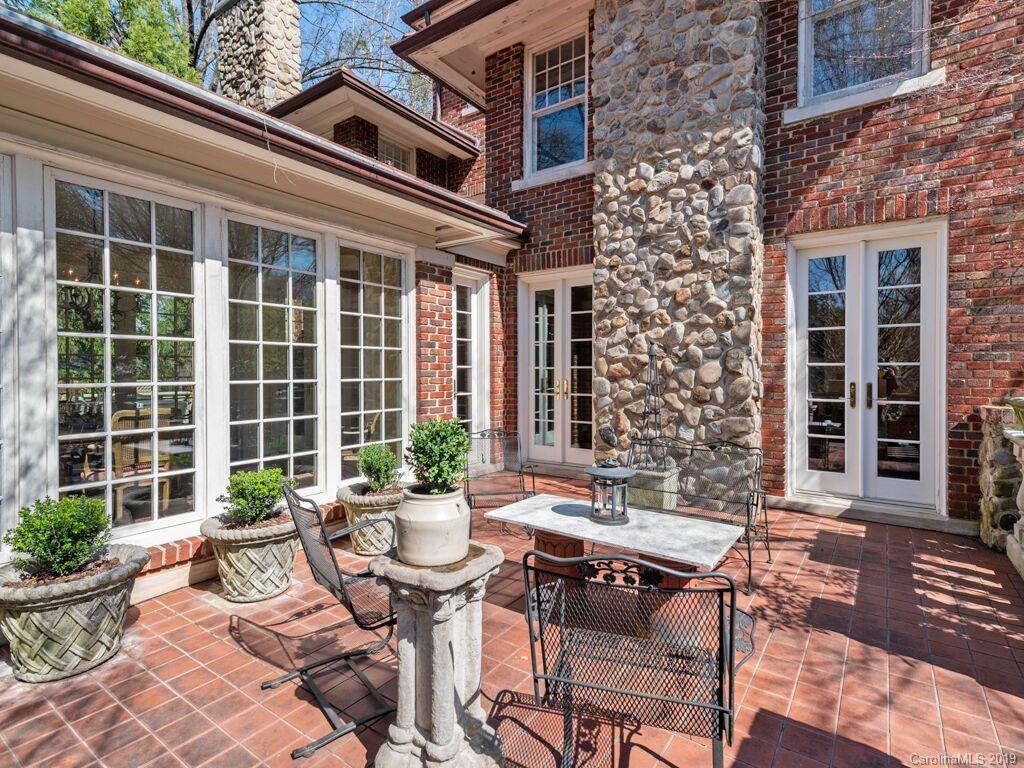 2610 Selwyn Avenue Charlotte NC 28209