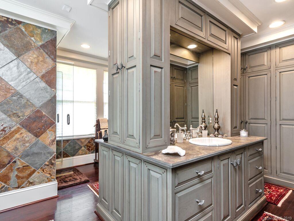 2610 Selwyn Avenue Charlotte NC 28209