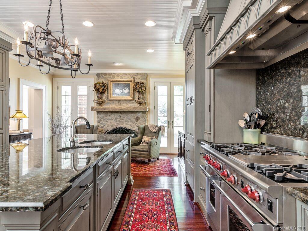 2610 Selwyn Avenue Charlotte NC 28209