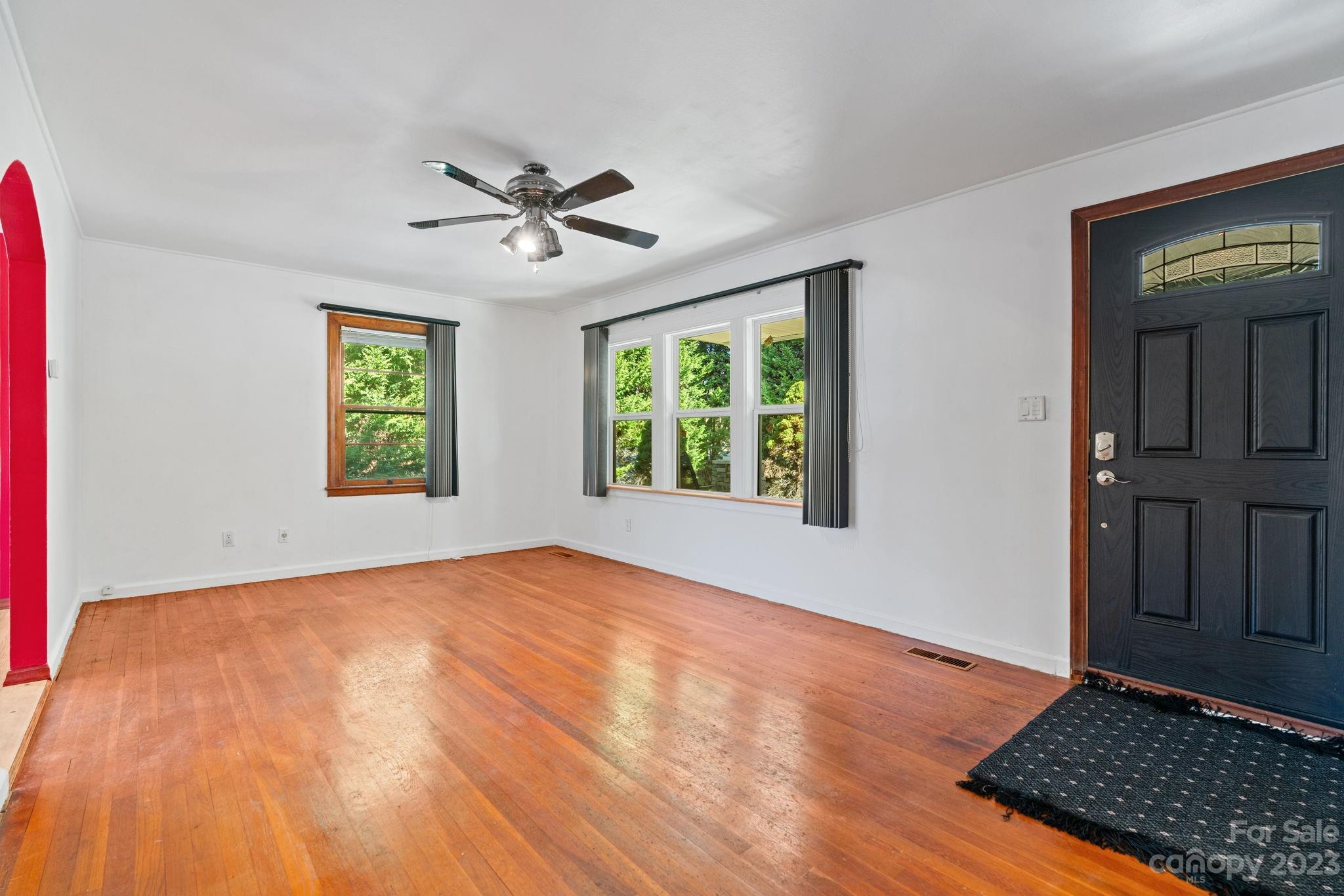 25 Oak Hill Road Candler NC 28715