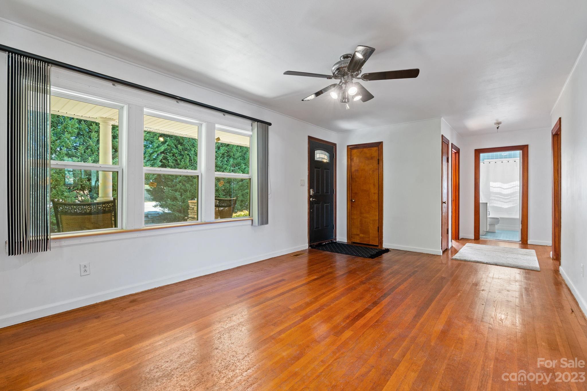 25 Oak Hill Road Candler NC 28715