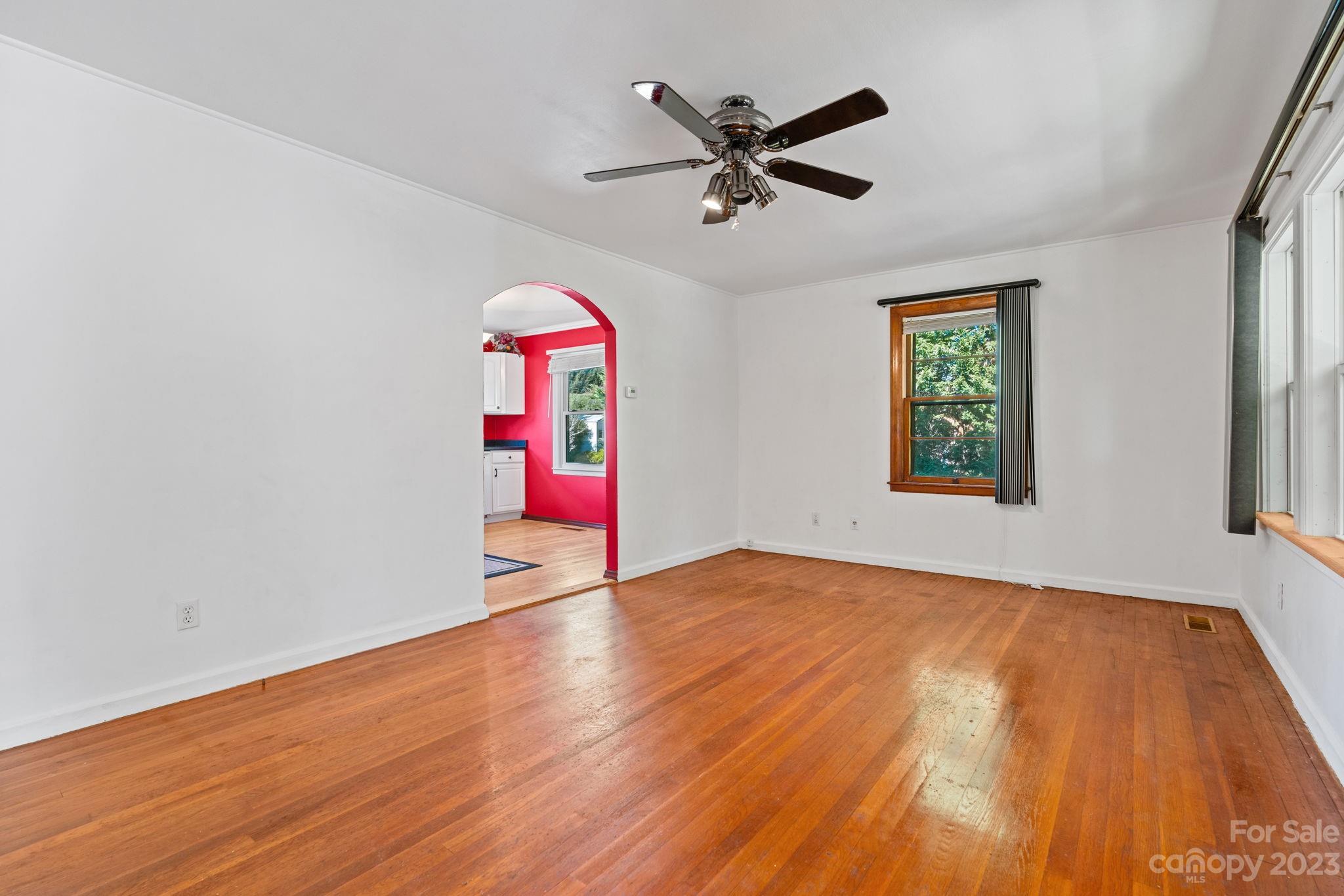 25 Oak Hill Road Candler NC 28715