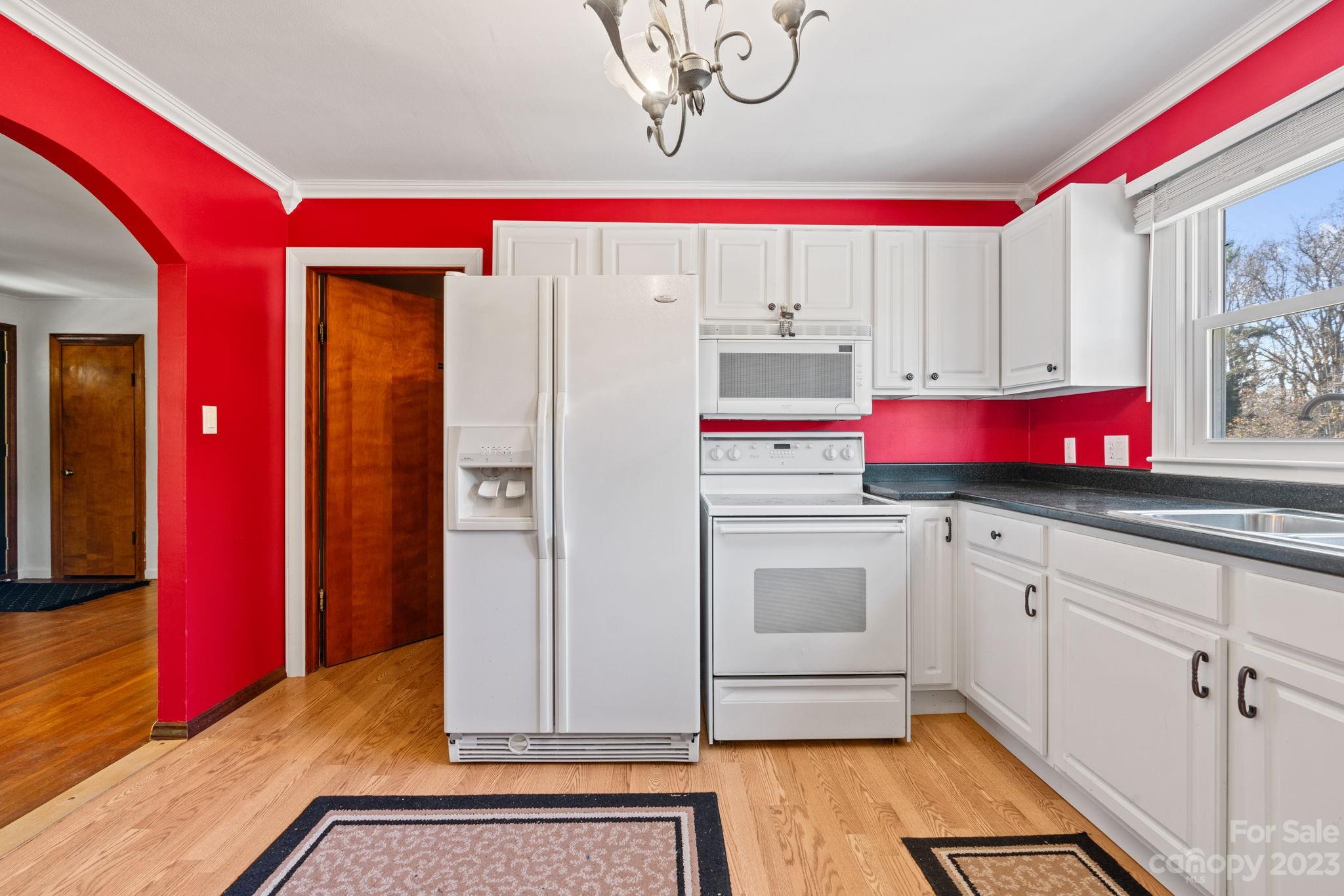 25 Oak Hill Road Candler NC 28715