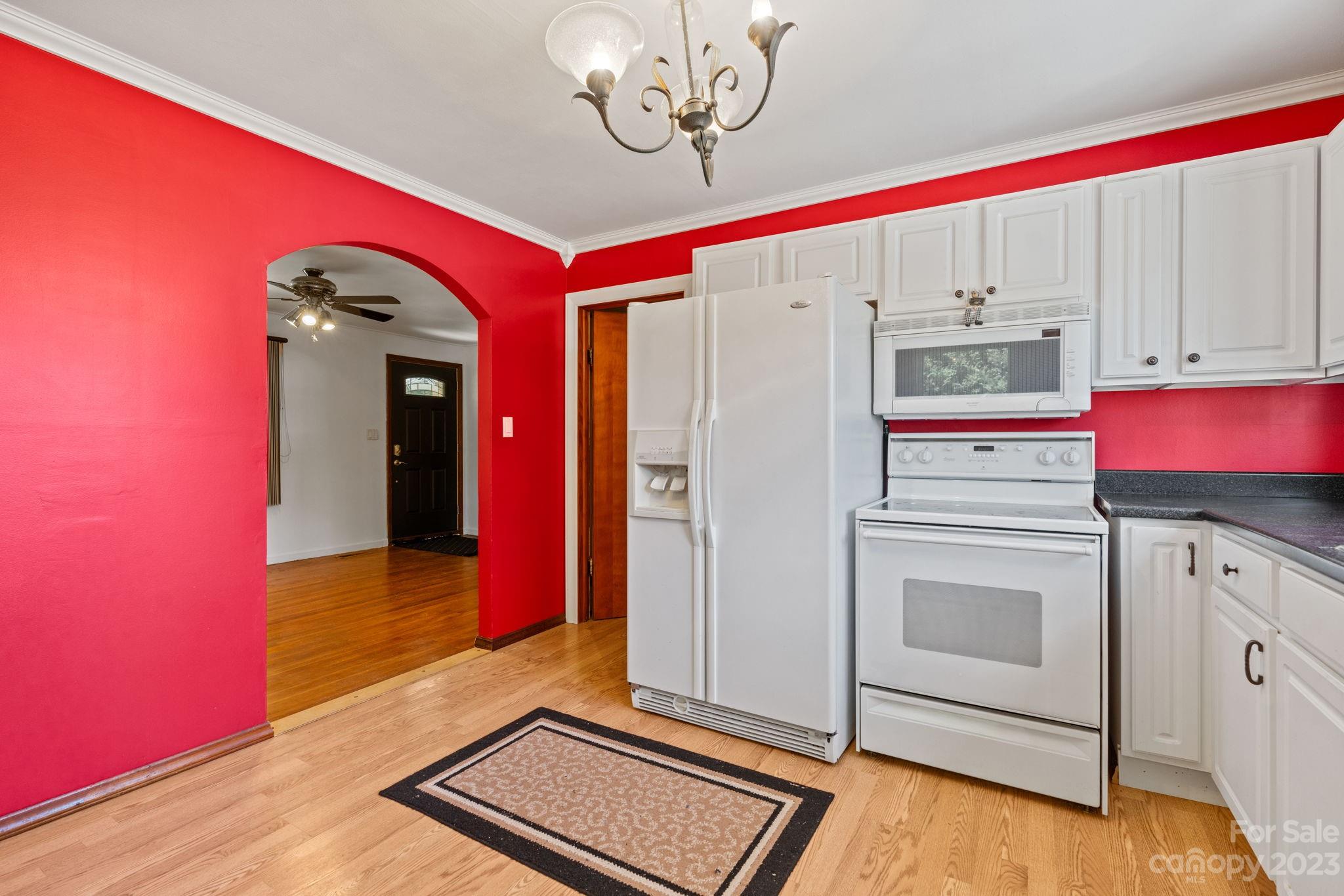 25 Oak Hill Road Candler NC 28715