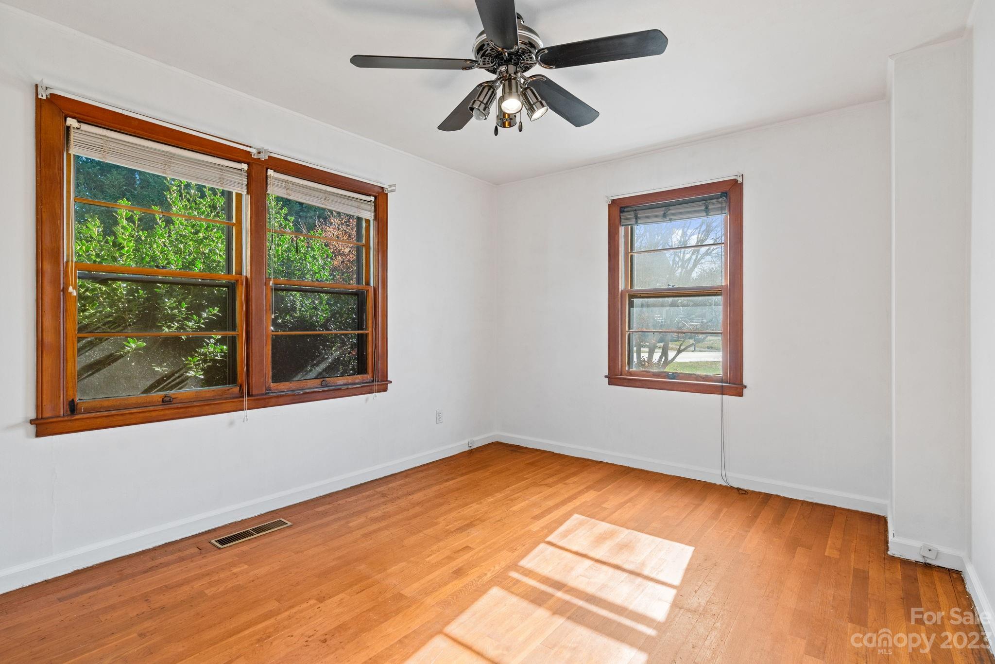 25 Oak Hill Road Candler NC 28715