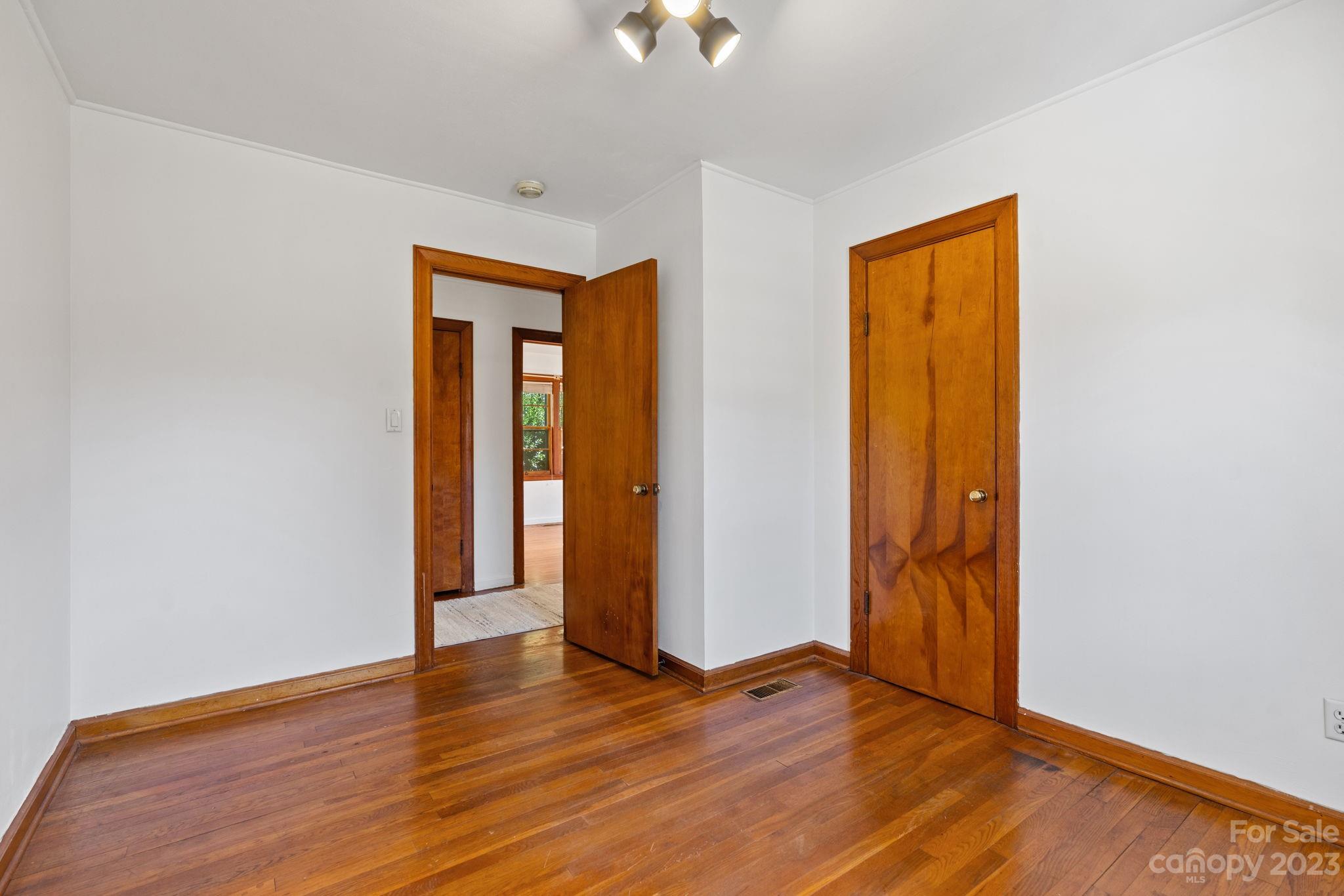 25 Oak Hill Road Candler NC 28715