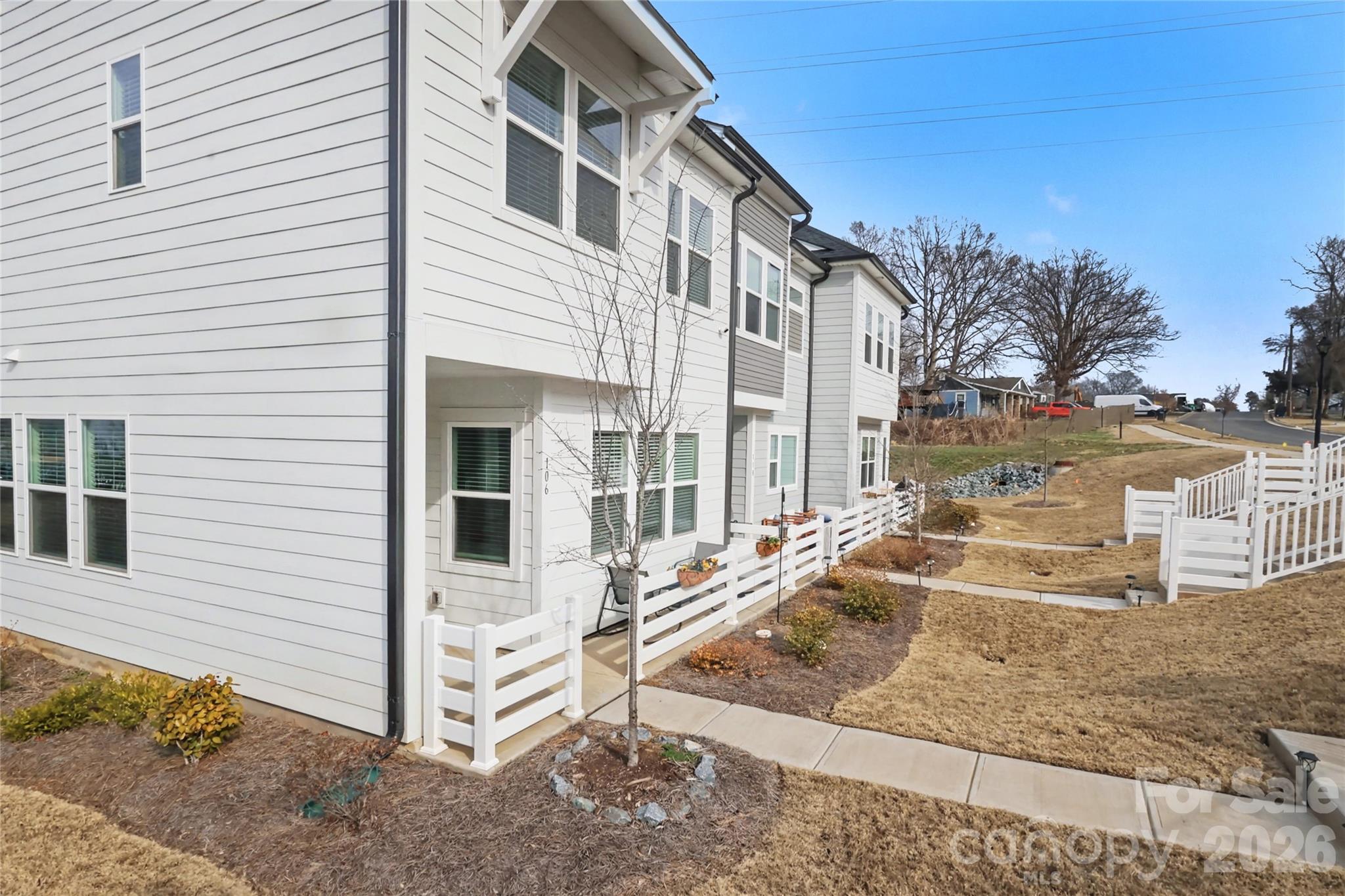106 Renny Alley Charlotte NC 28217