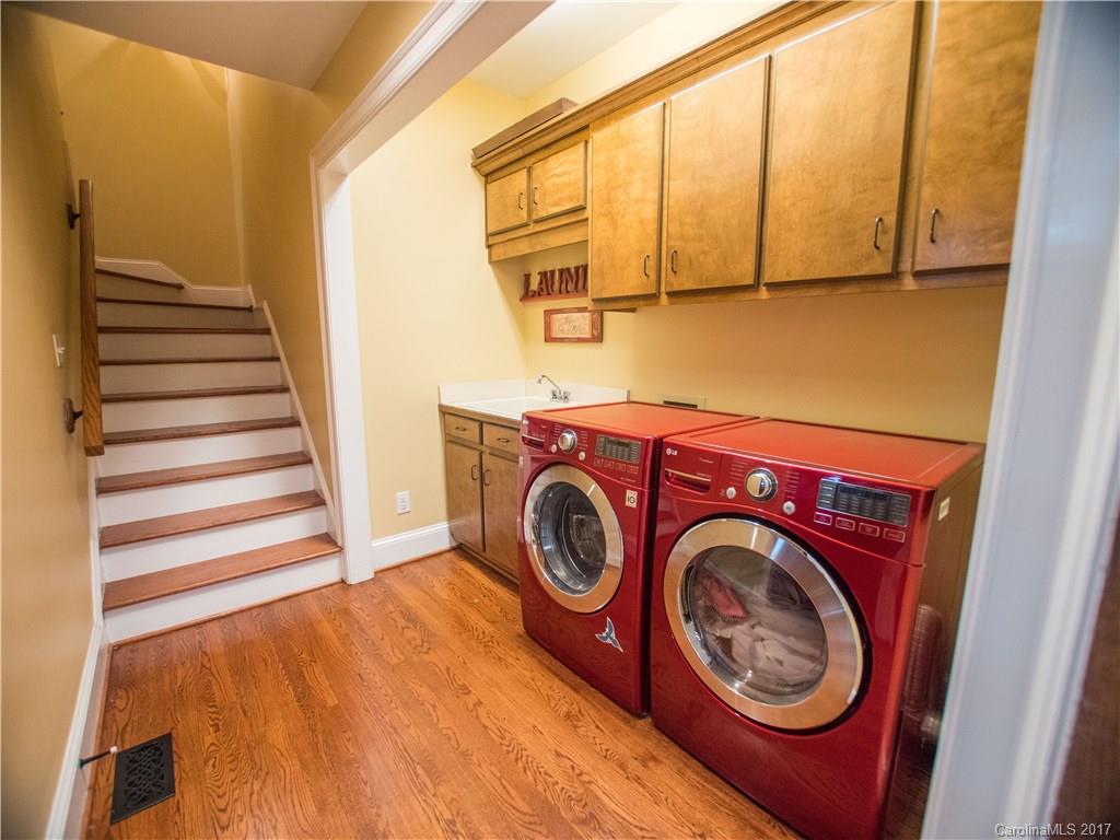 5517 Camelot Drive Charlotte NC 28270