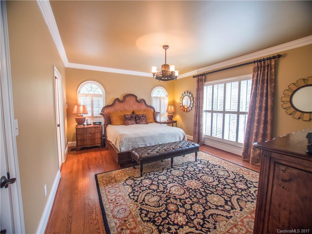 5517 Camelot Drive Charlotte NC 28270