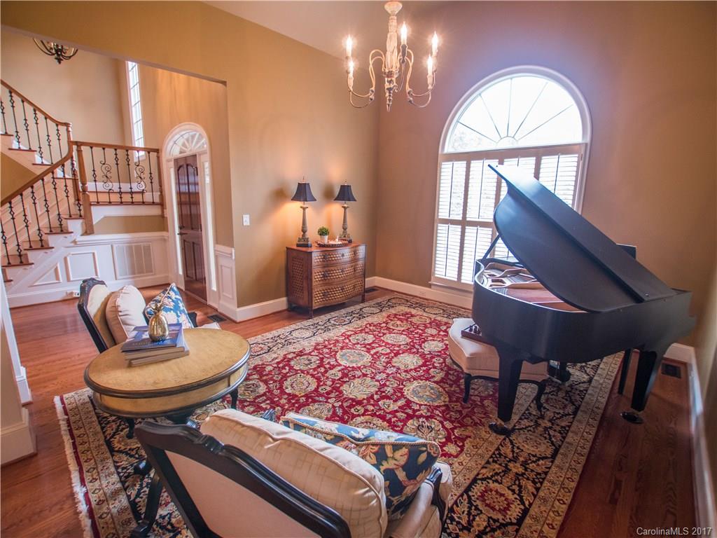 5517 Camelot Drive Charlotte NC 28270