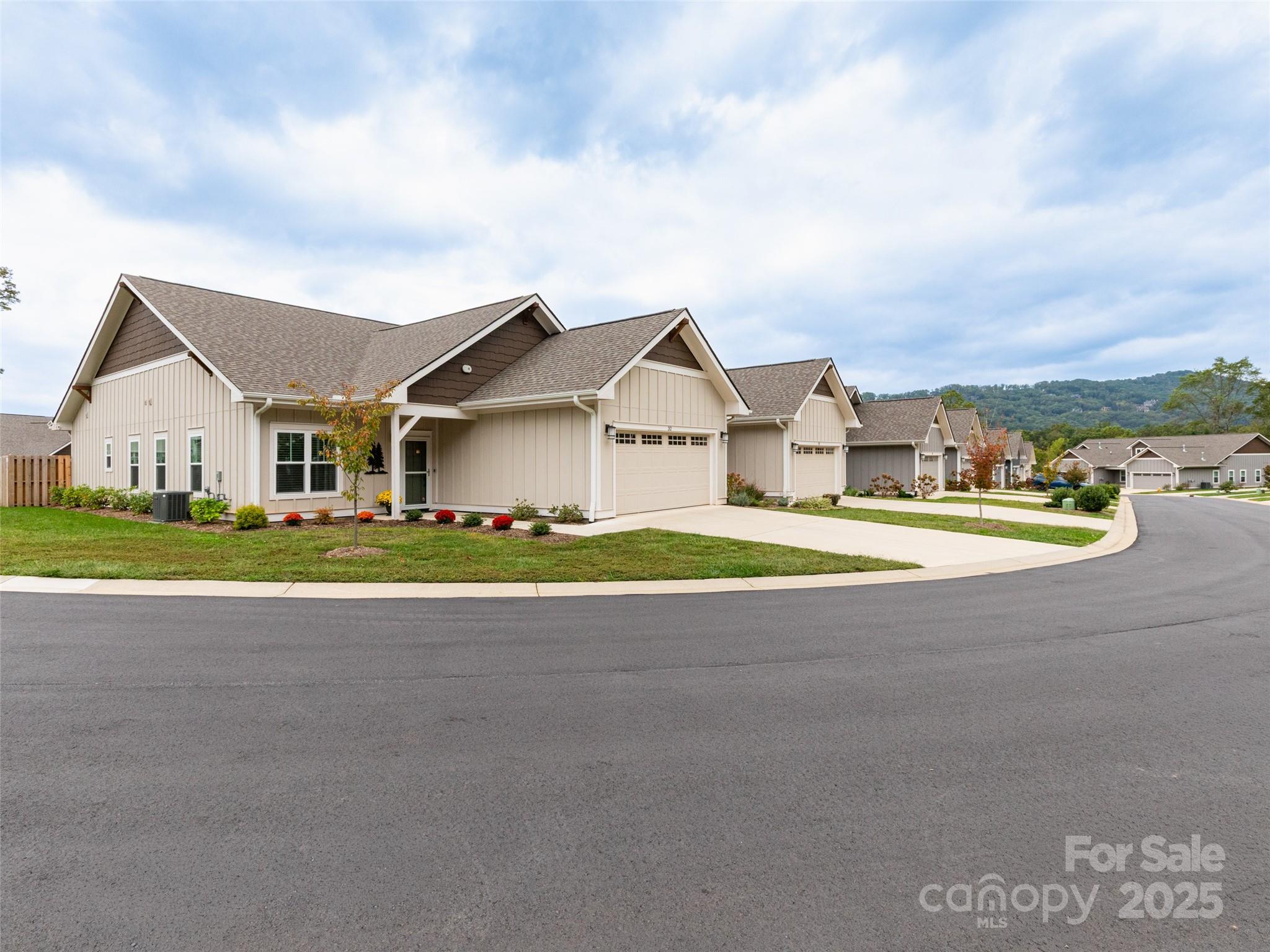 32 Cozy Cottage Way Arden NC 28704