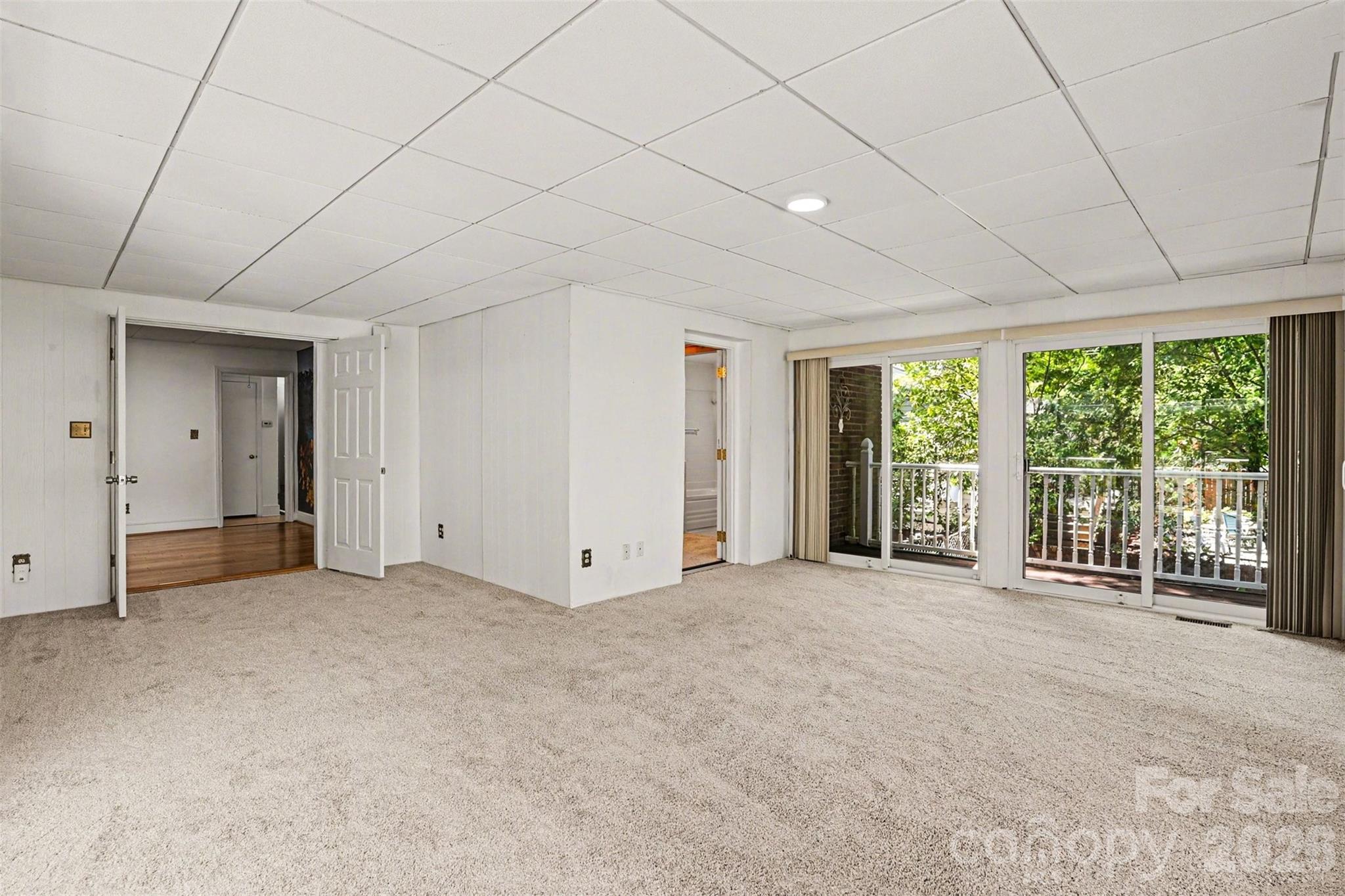 955 Hickory Nut Street Charlotte NC 28205
