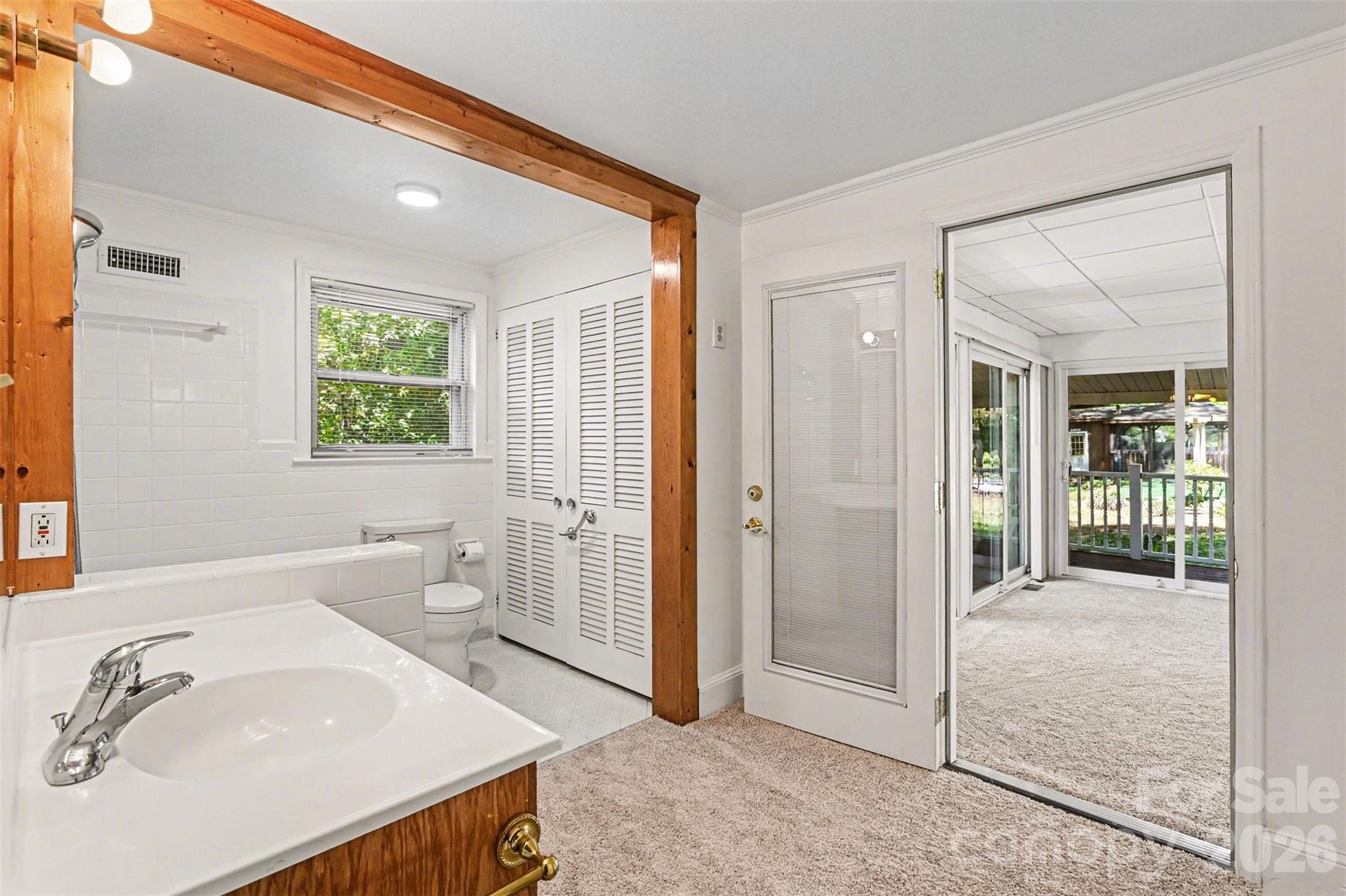 955 Hickory Nut Street Charlotte NC 28205