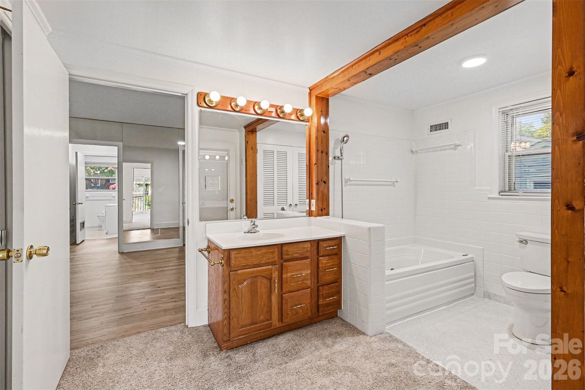 955 Hickory Nut Street Charlotte NC 28205