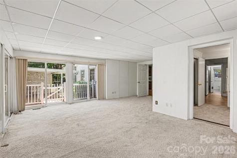 955 Hickory Nut Street Charlotte NC 28205