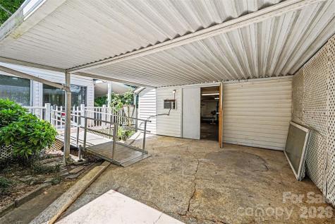 955 Hickory Nut Street Charlotte NC 28205