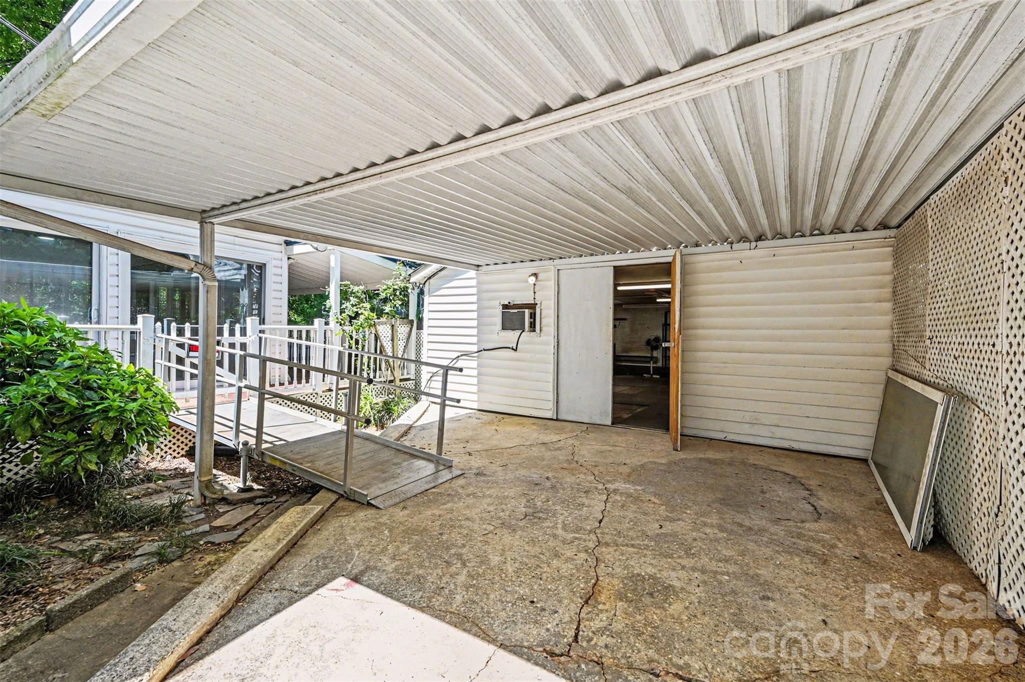 955 Hickory Nut Street Charlotte NC 28205