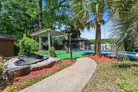 955 Hickory Nut Street Charlotte NC 28205