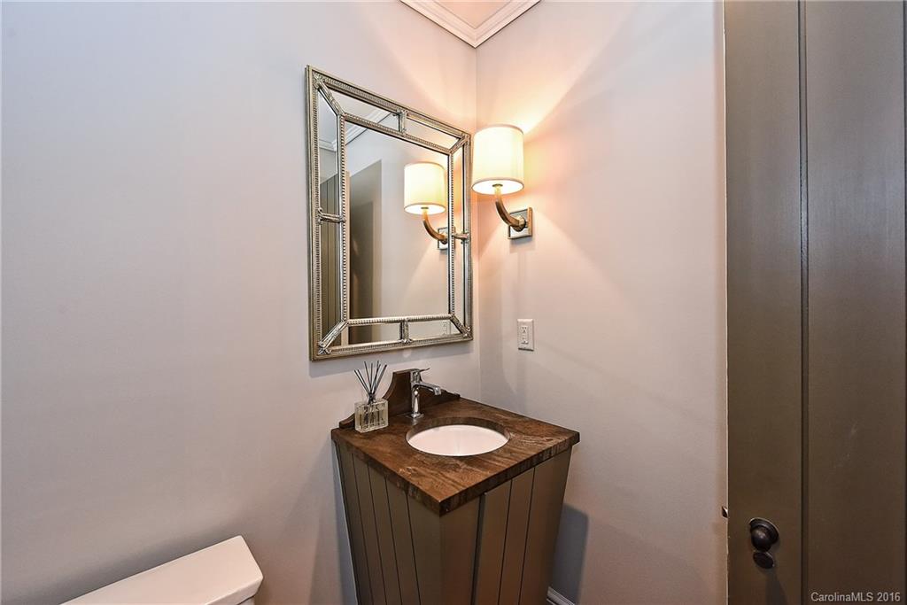 158 Perrin Place Charlotte NC 28207