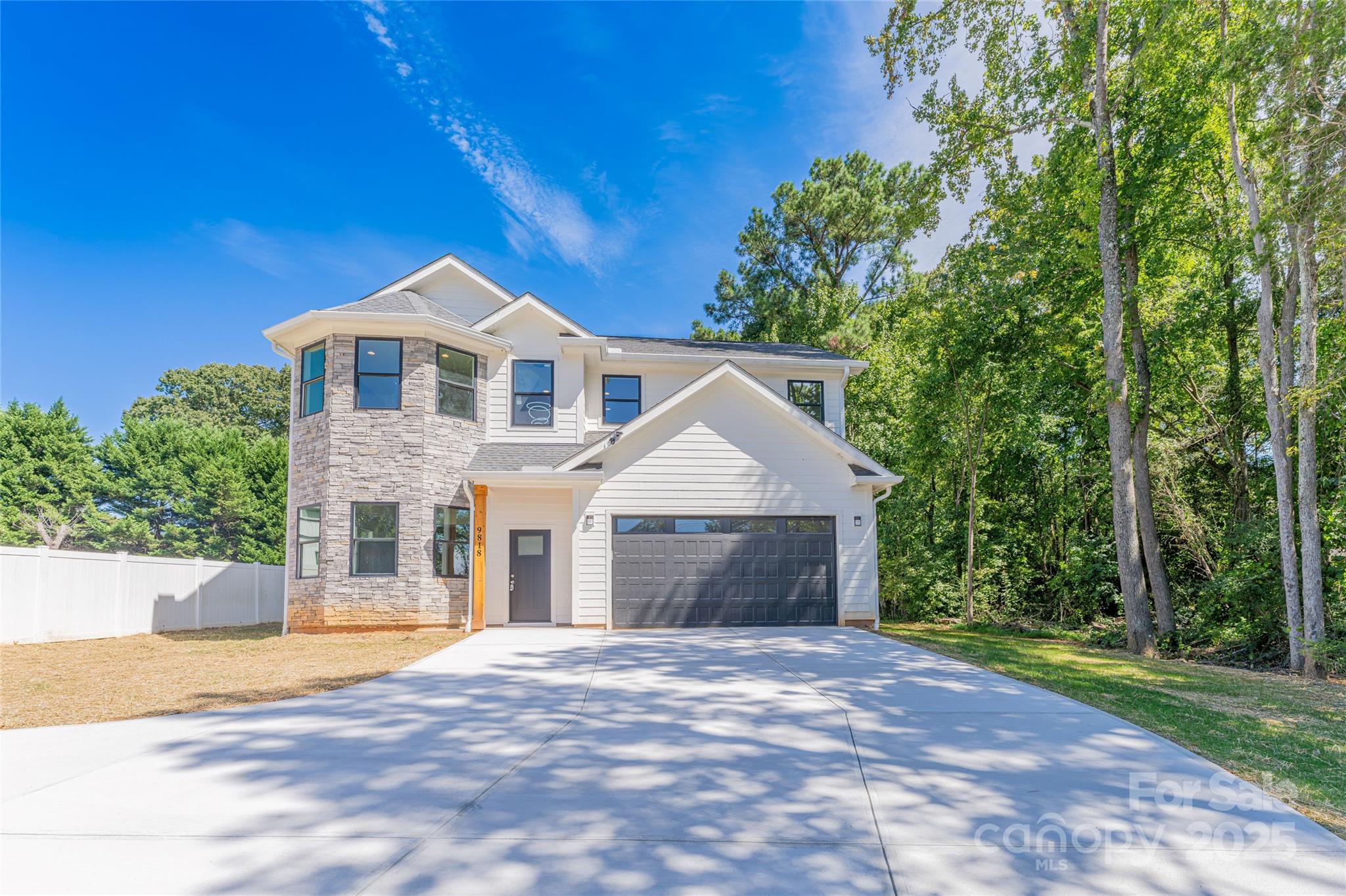 9818 Hood Road Charlotte NC 28215