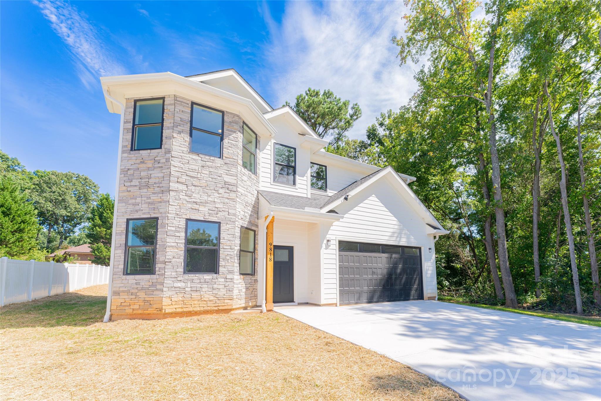 9818 Hood Road Charlotte NC 28215