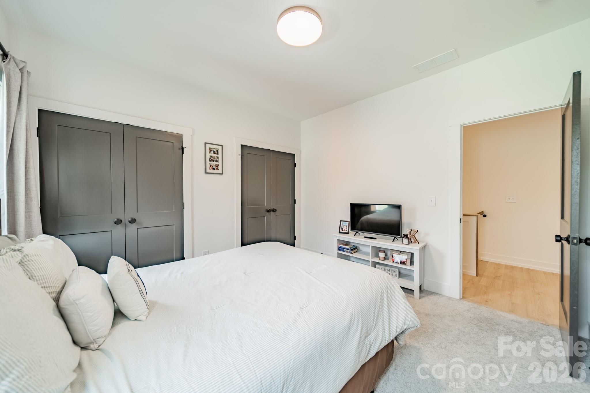 608 Ambassador Street Charlotte NC 28208