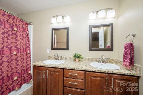 18 Alex Way Asheville NC 28806