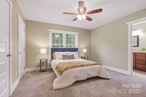 18 Alex Way Asheville NC 28806