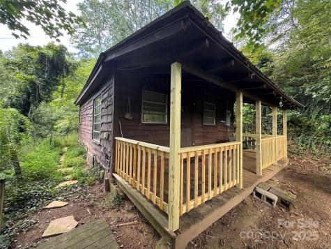 84 Pelohi Cove Road Bryson City NC 28713