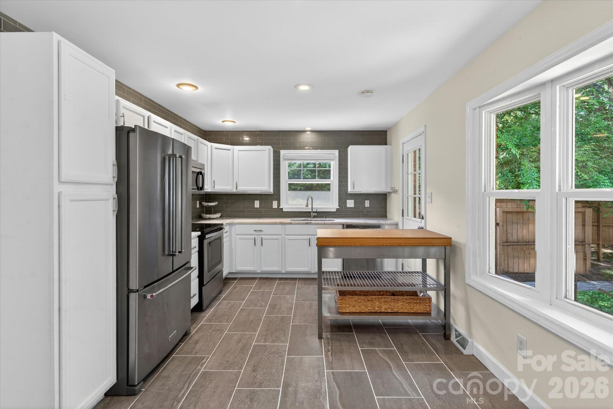 6912 Woodstock Drive Charlotte NC 28210