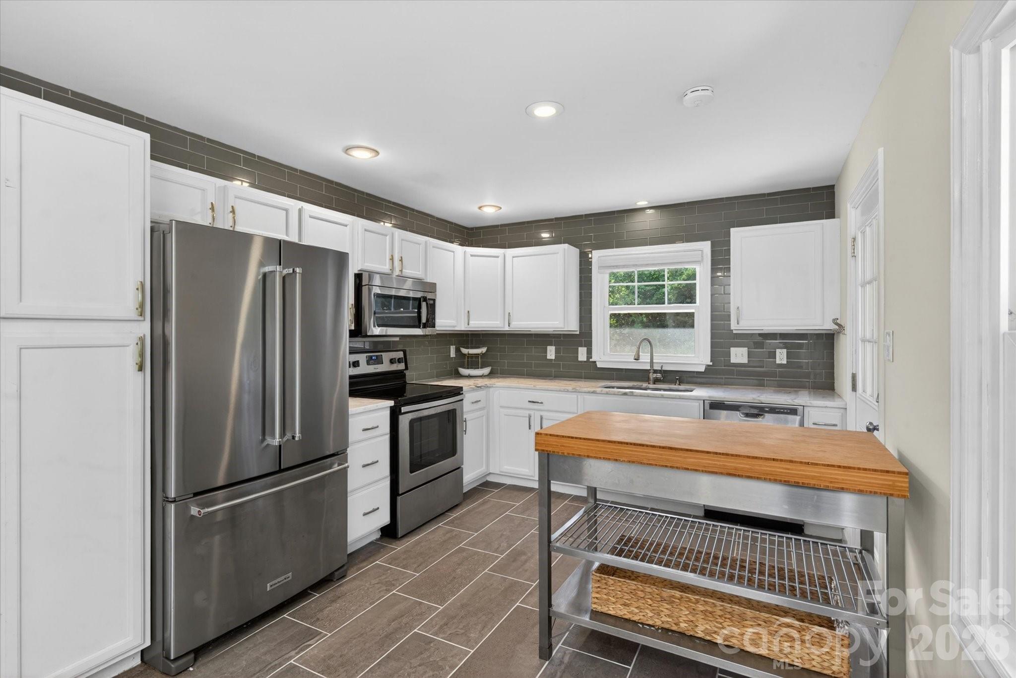 6912 Woodstock Drive Charlotte NC 28210