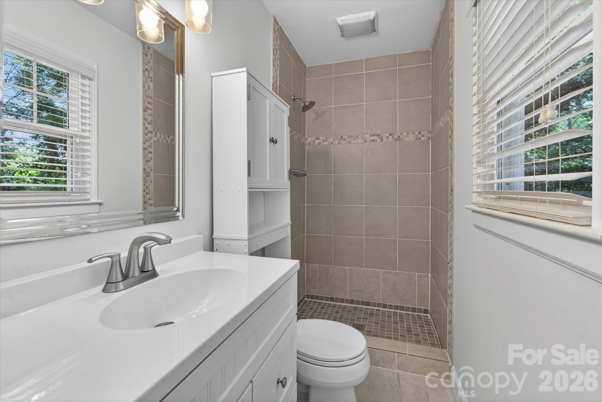 6912 Woodstock Drive Charlotte NC 28210
