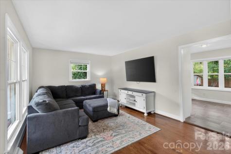 6912 Woodstock Drive Charlotte NC 28210