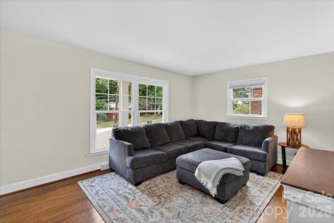 6912 Woodstock Drive Charlotte NC 28210