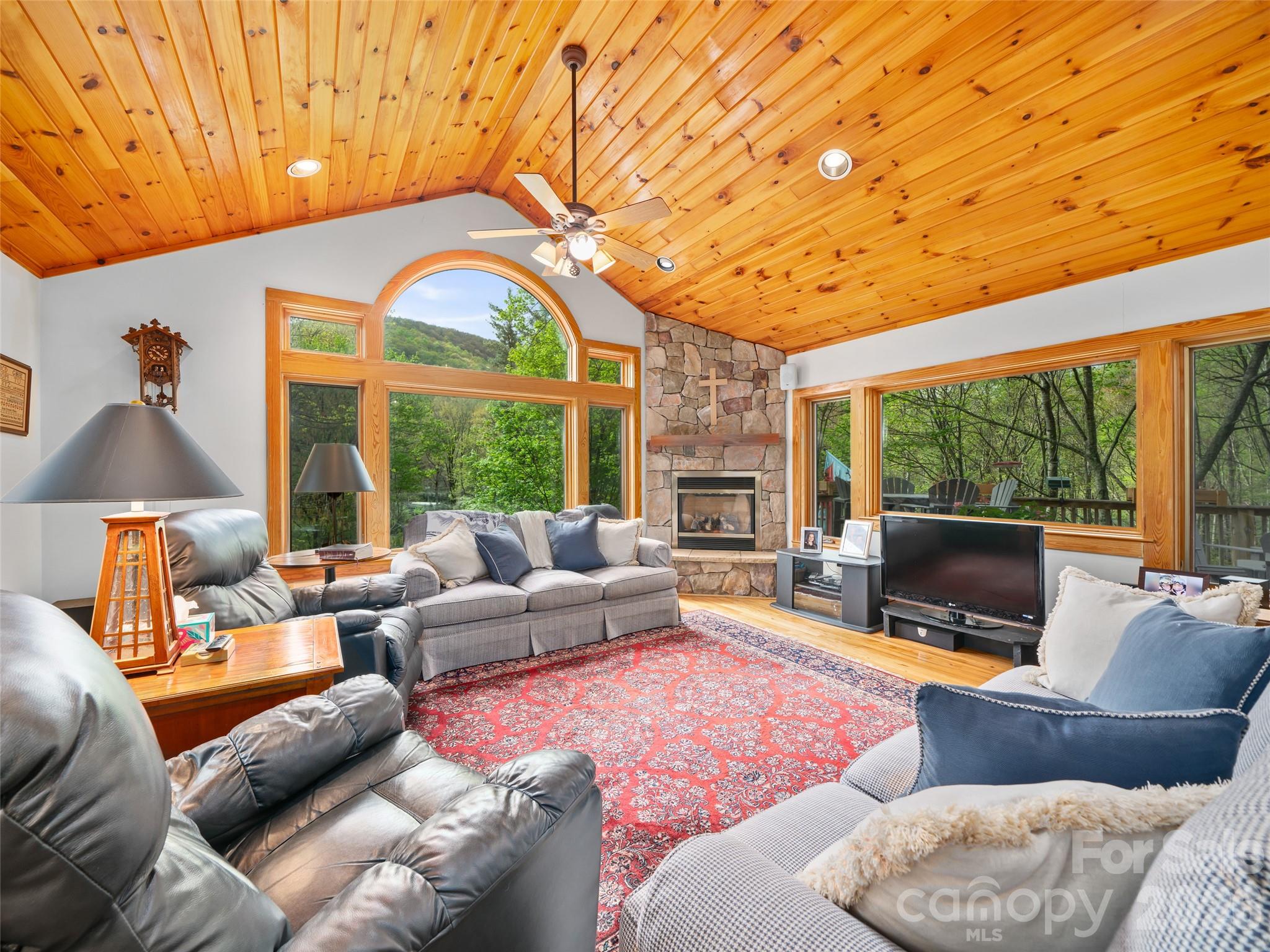 86 Laurel Drive Burnsville NC 28714