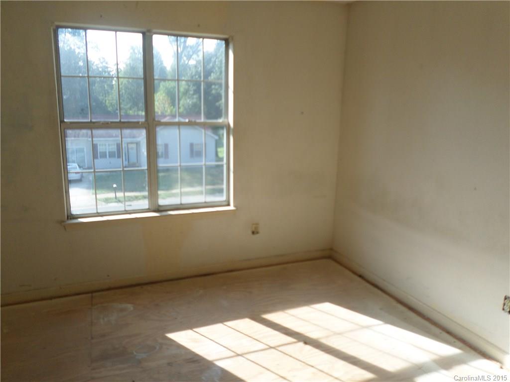 2016 Sloan Drive Charlotte NC 28208
