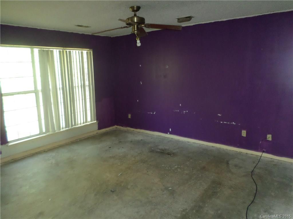 2016 Sloan Drive Charlotte NC 28208