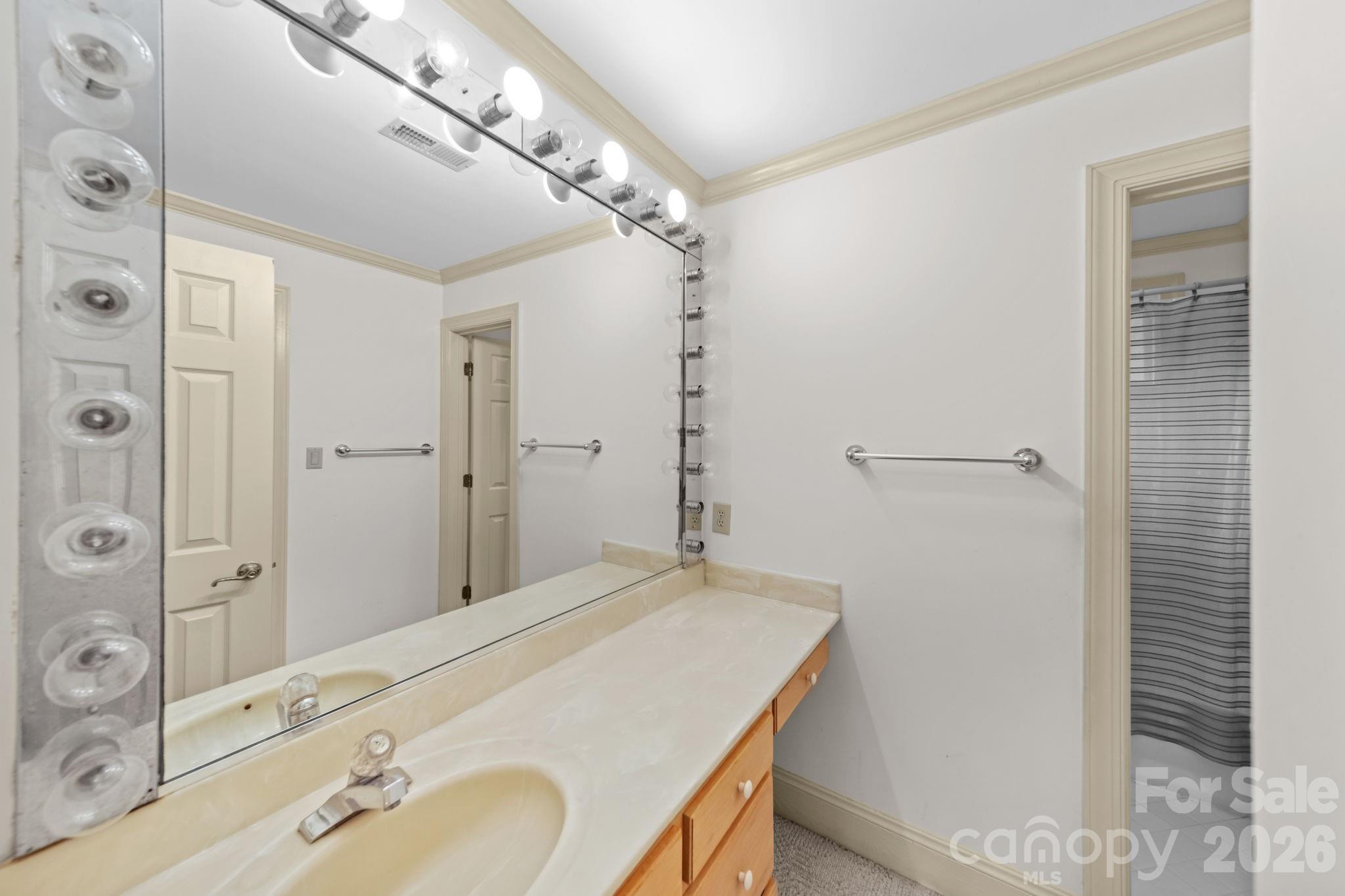 5215 Silchester Lane Charlotte NC 28215