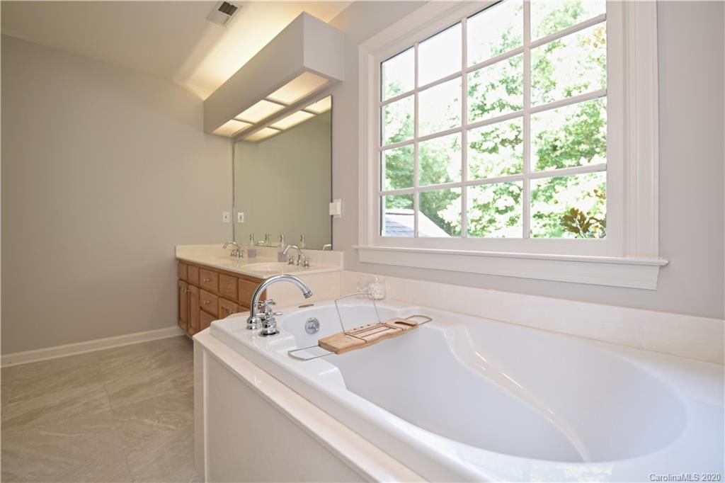 2354 Wedgewood Drive Matthews NC 28104