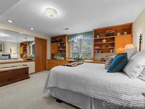 69 Forest Road Asheville NC 28803