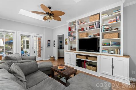 20 Bent Oak Lane Asheville NC 28803