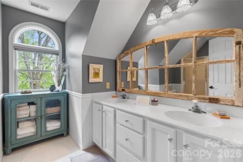 20 Bent Oak Lane Asheville NC 28803