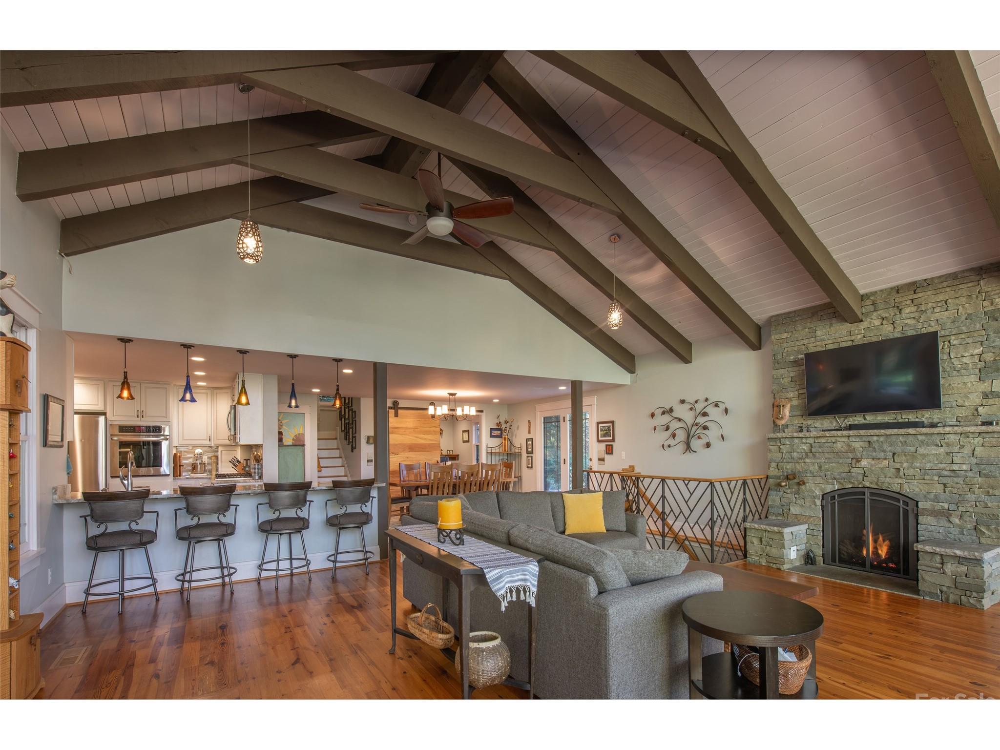 15 Oak Hill Lane Fairview NC 28730