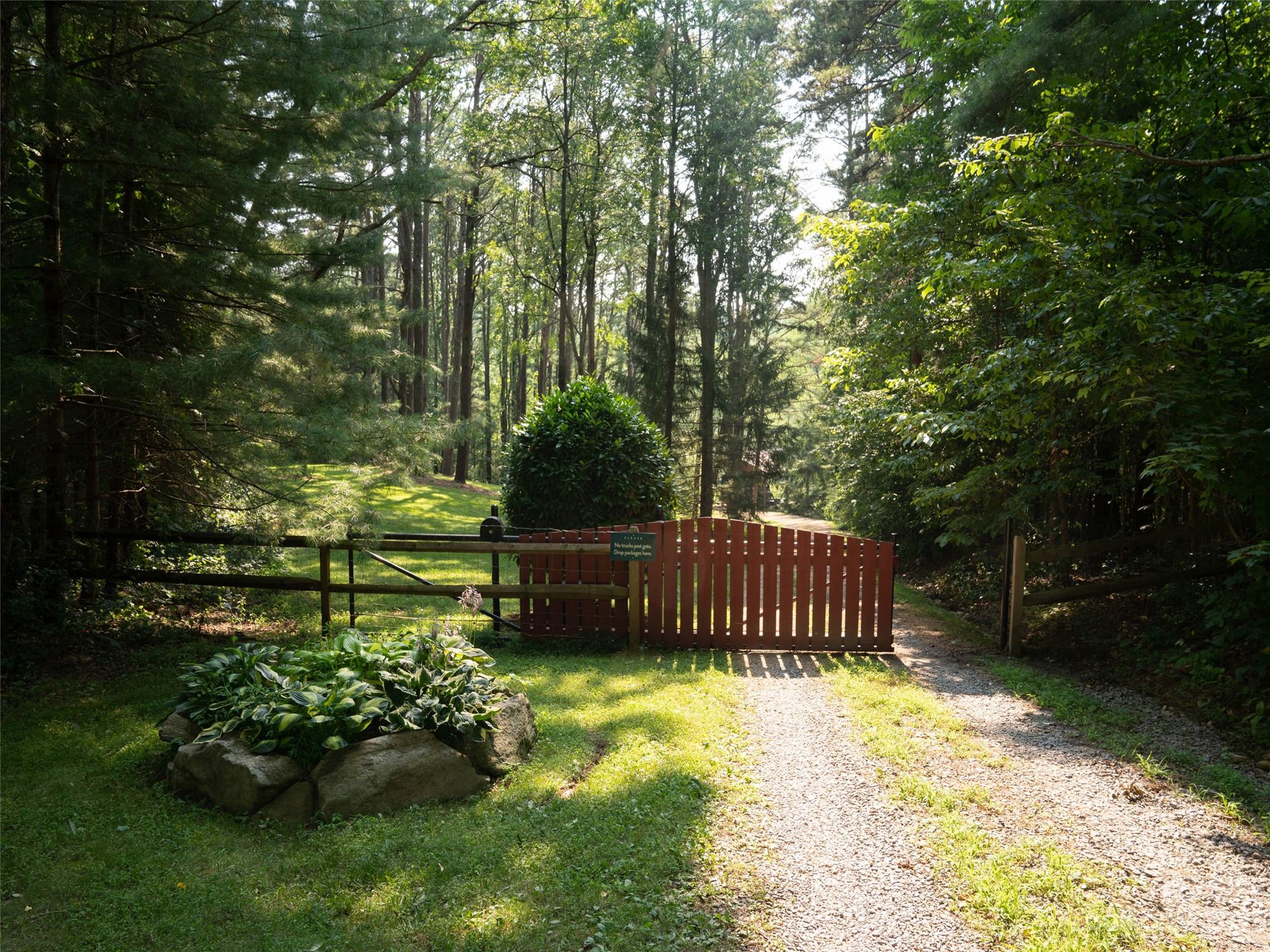 15 Oak Hill Lane Fairview NC 28730