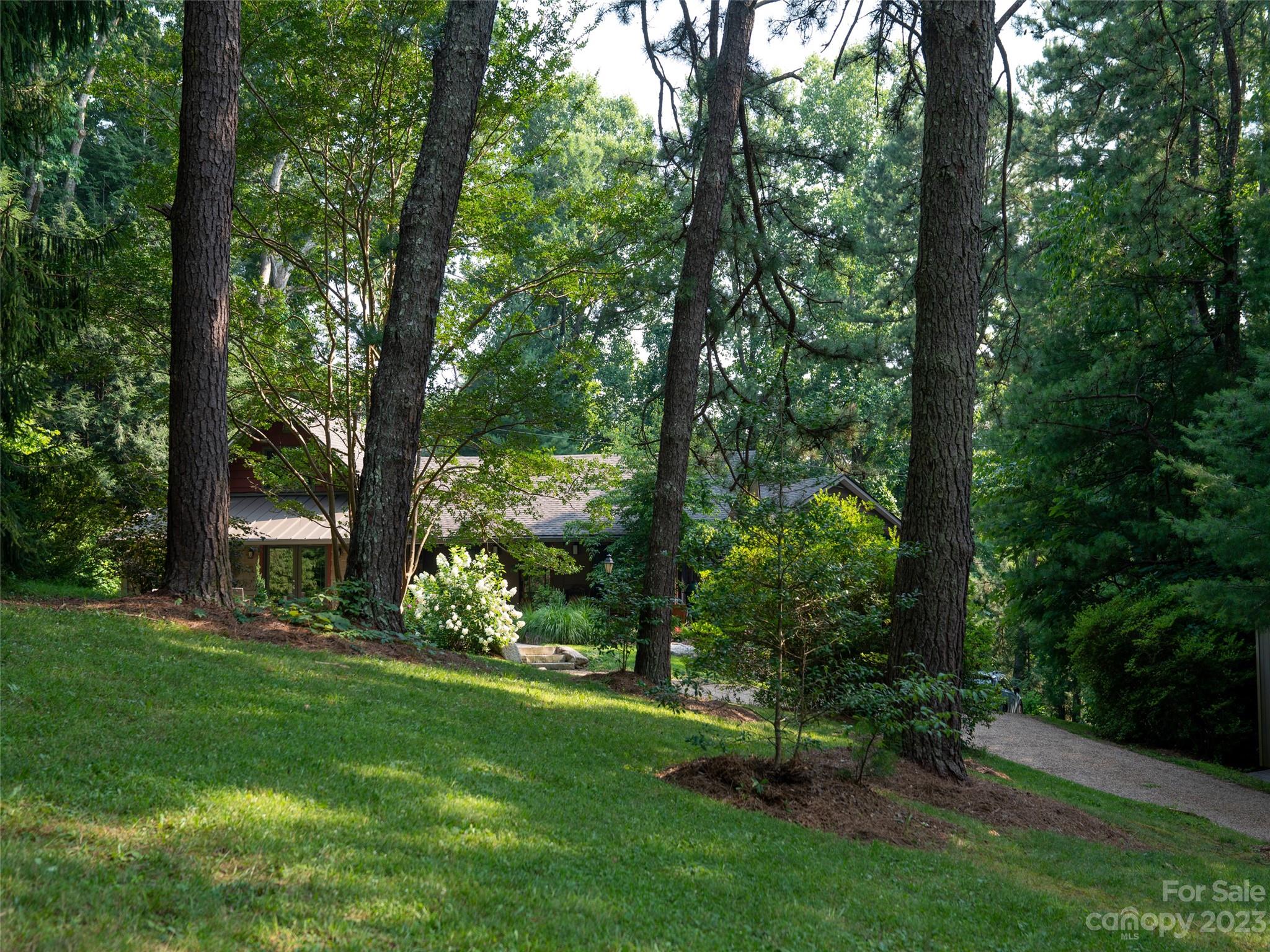 15 Oak Hill Lane Fairview NC 28730