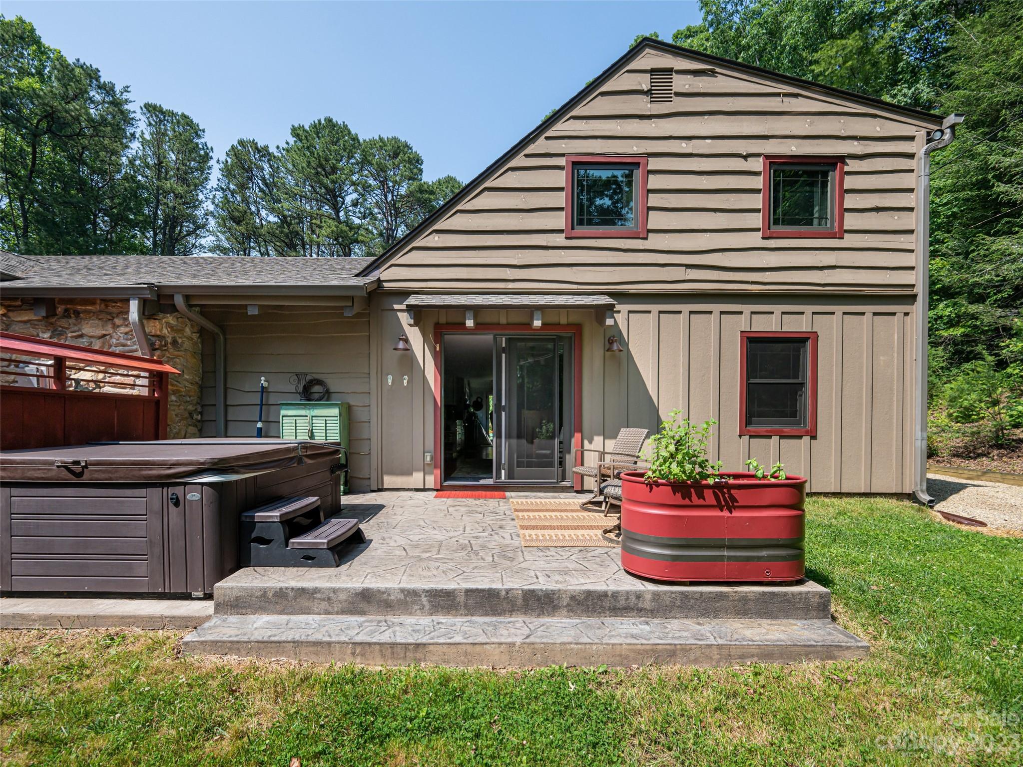 15 Oak Hill Lane Fairview NC 28730